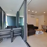 Brkic In - With Balcony شقة