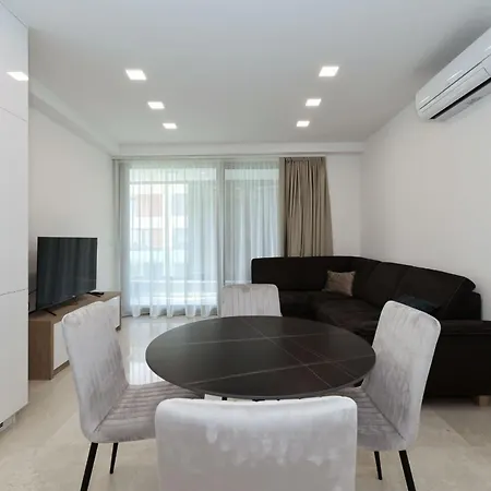 Apartment Brkic In - With Balcony